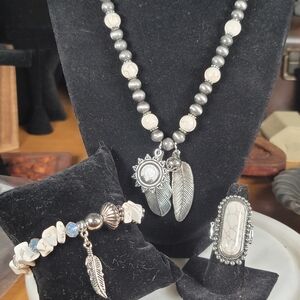 Paparazzi Silver and White Feather Pendant Necklace Set